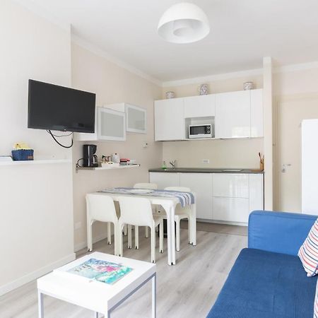 Monica Appartamenti Sirmione Exteriör bild