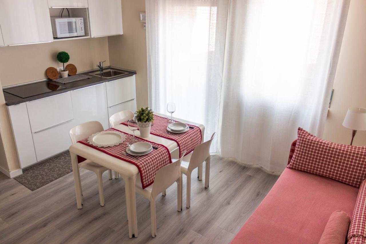 Monica Appartamenti Sirmione Exteriör bild