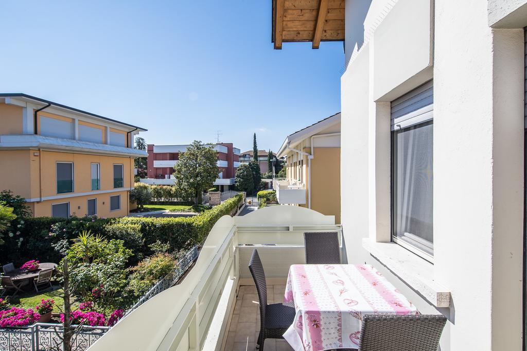 Monica Appartamenti Sirmione Exteriör bild